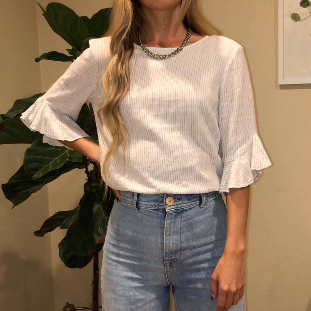 Glassons ruffle sleeve white blouse